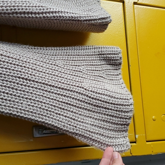 Harper Lane mock turtleneck bell sleeve sweater - Picture 3 of 6